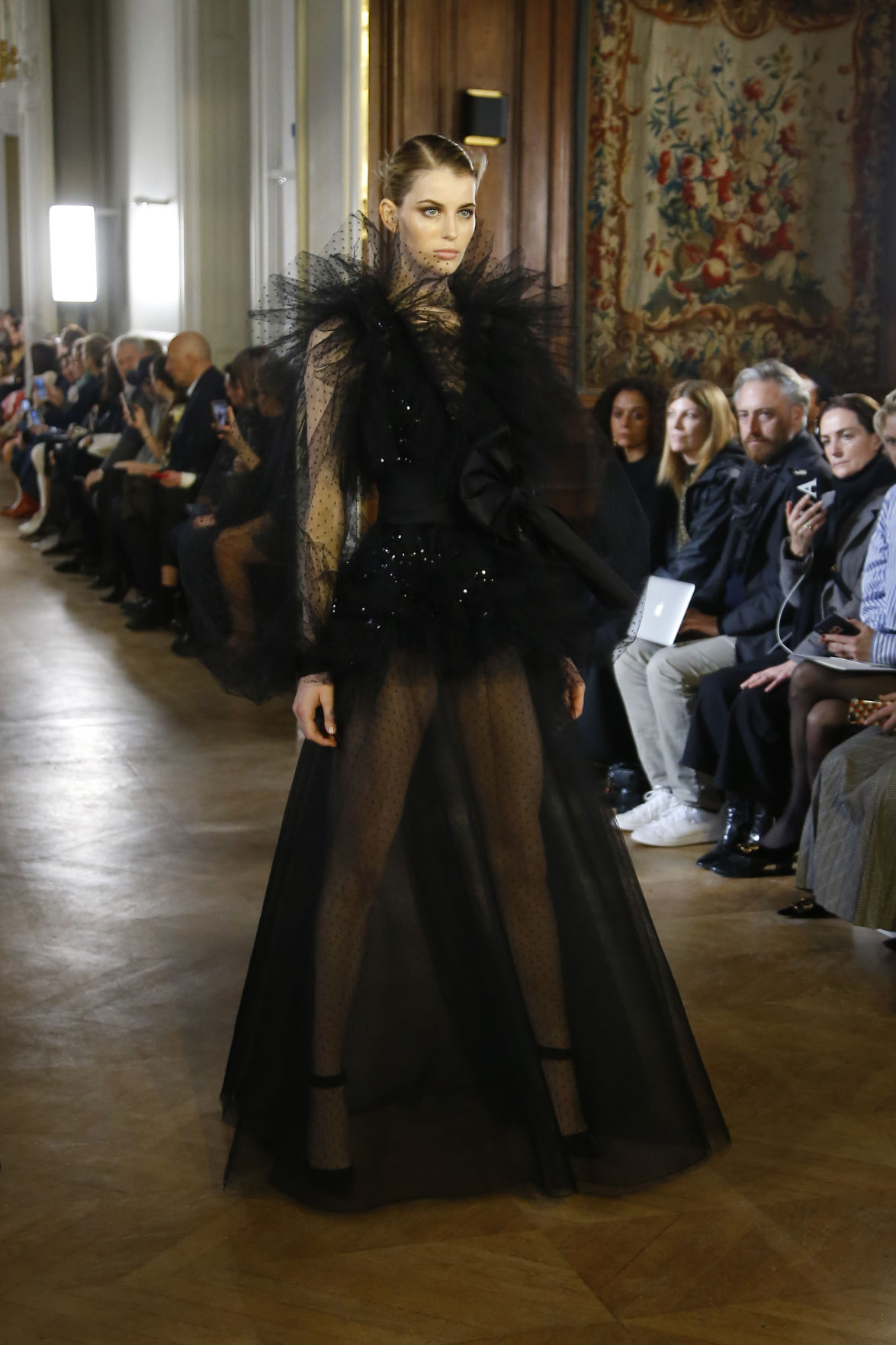 Paris Fashion 2019 F/W Saab